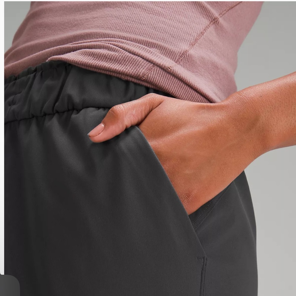 Lululemon - Picture 2 of 9